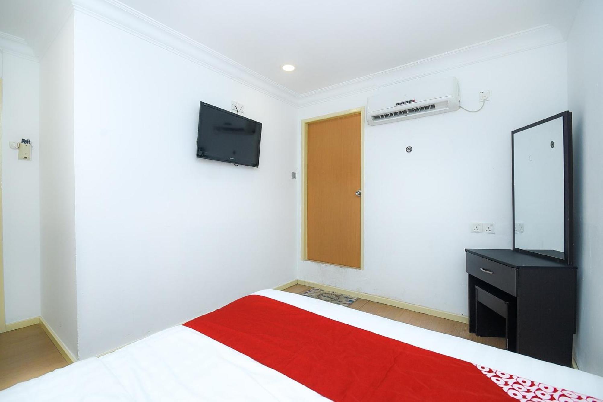 Oyo 90820 River Inn Miri Exterior foto