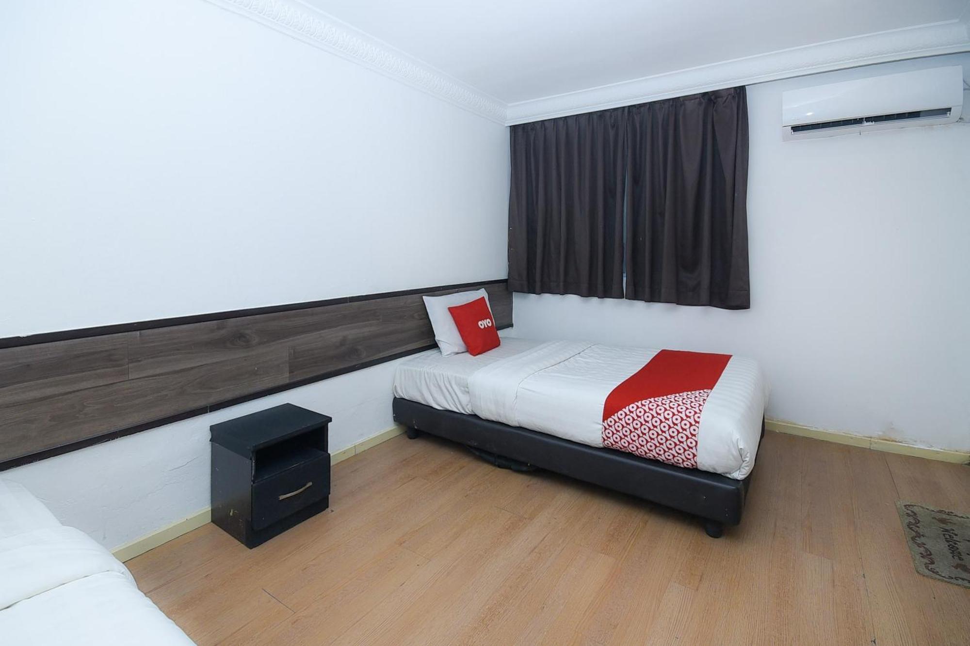 Oyo 90820 River Inn Miri Exterior foto