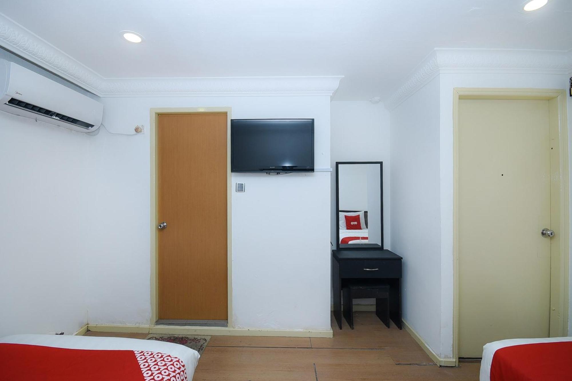 Oyo 90820 River Inn Miri Exterior foto