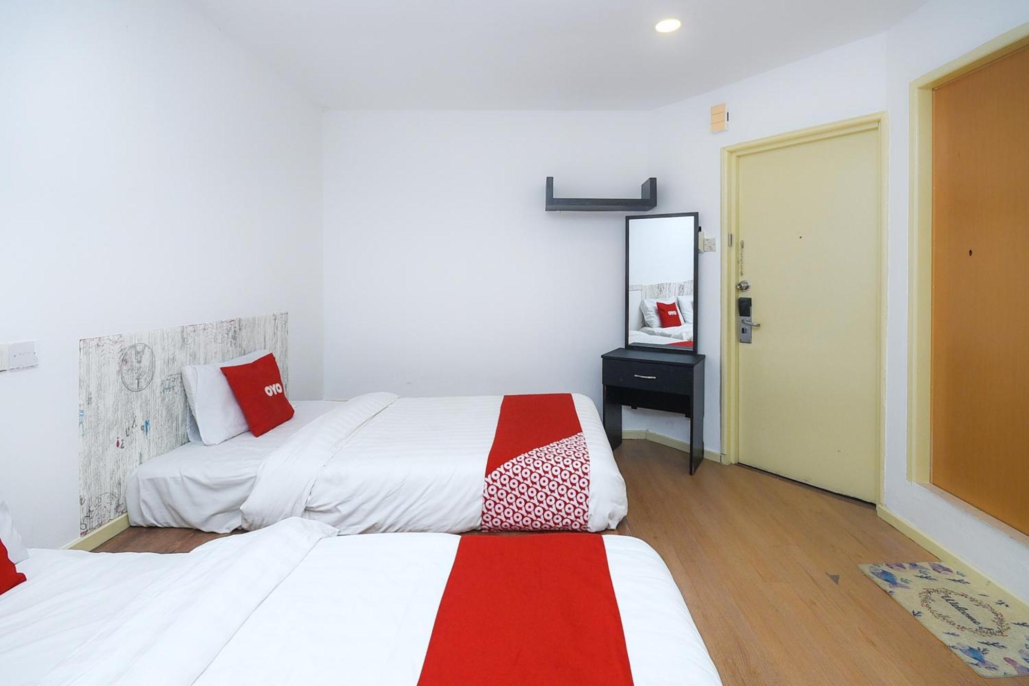 Oyo 90820 River Inn Miri Exterior foto