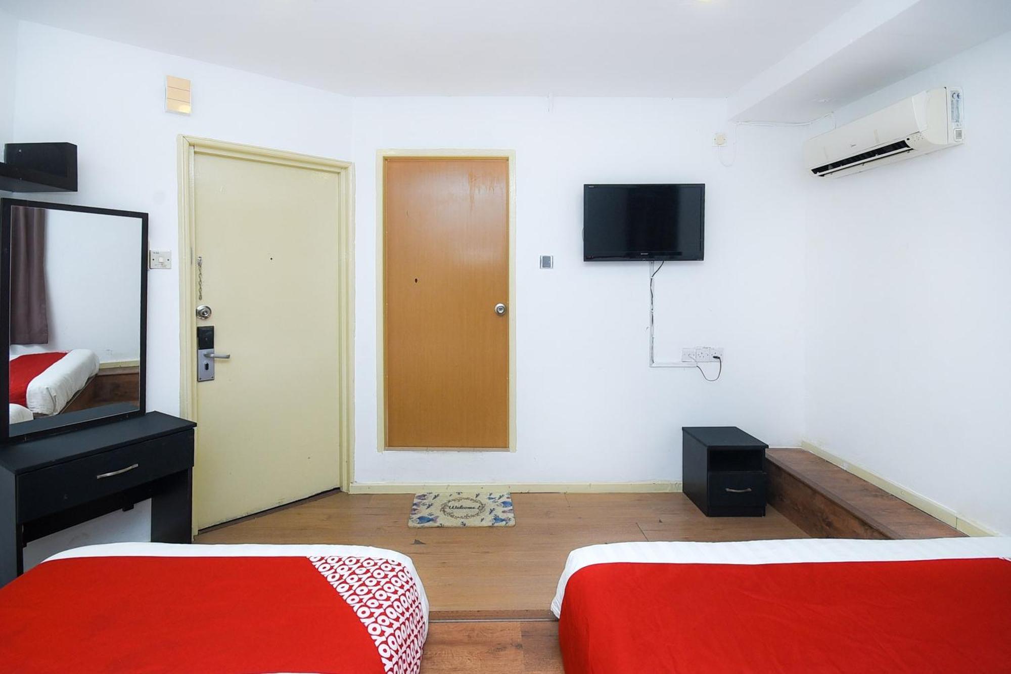 Oyo 90820 River Inn Miri Exterior foto