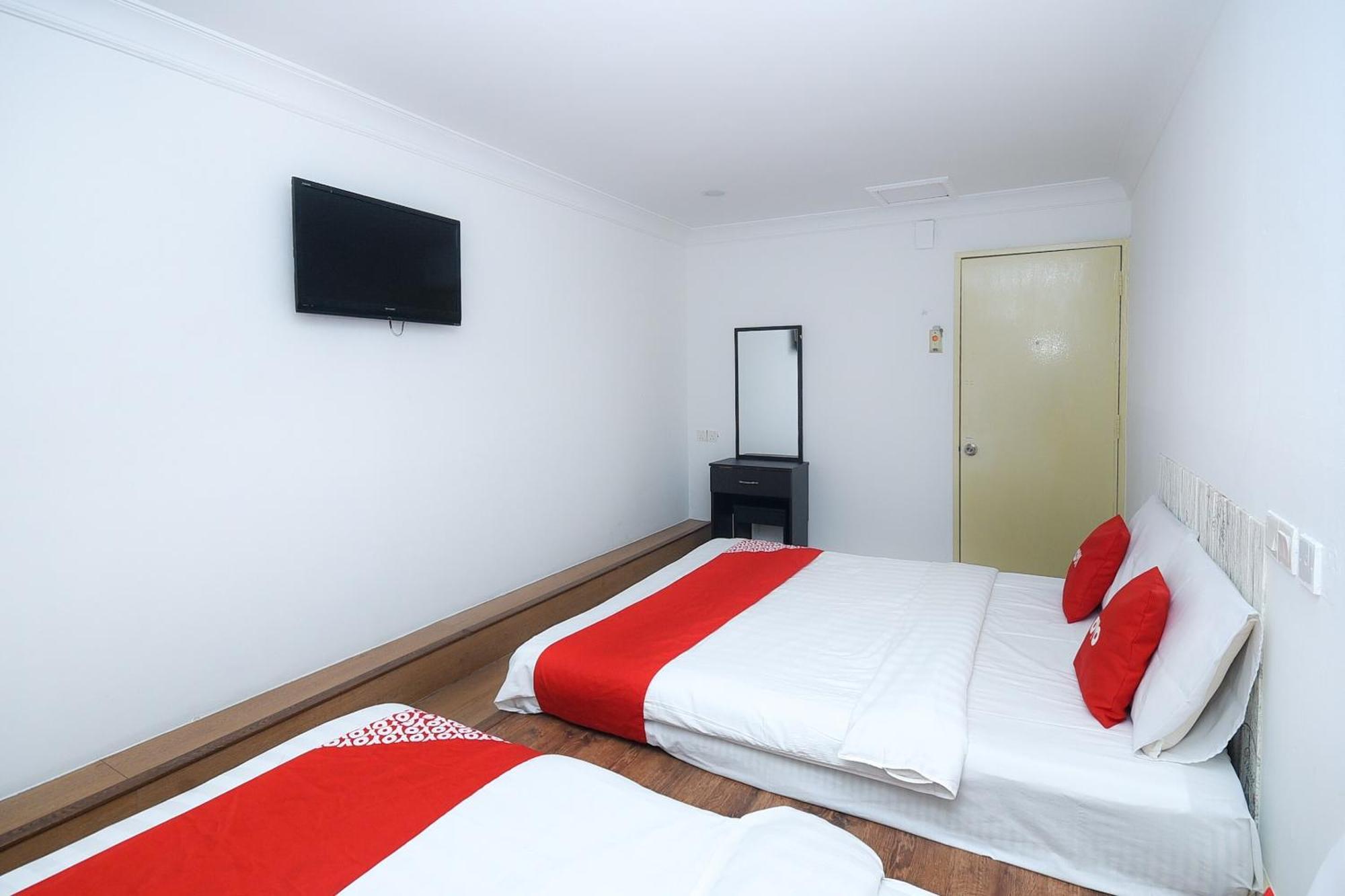 Oyo 90820 River Inn Miri Exterior foto